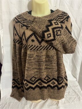 Wonderly Brown and Black Geometric Crewneck Sweater